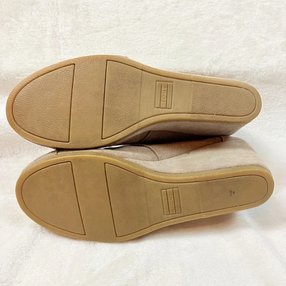 TOMS Taupe Suede Desert Wedge Booties Women Sz 8‎ Lace Up Ankle Boots Round Toe